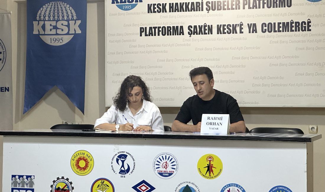 Hakkarili Eğitimci ve Yazar Rahmi Orhan Okurlarıyla Buluştu Hakkâri’nin yetiştirdiği önemli eğitimcilerden ve matematik öğretmenlerinden Rahmi Orhan, ilk