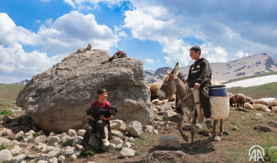 Hakkari’nin 3 bin 300 metre rakımda bulunan eşsiz doğa harikası