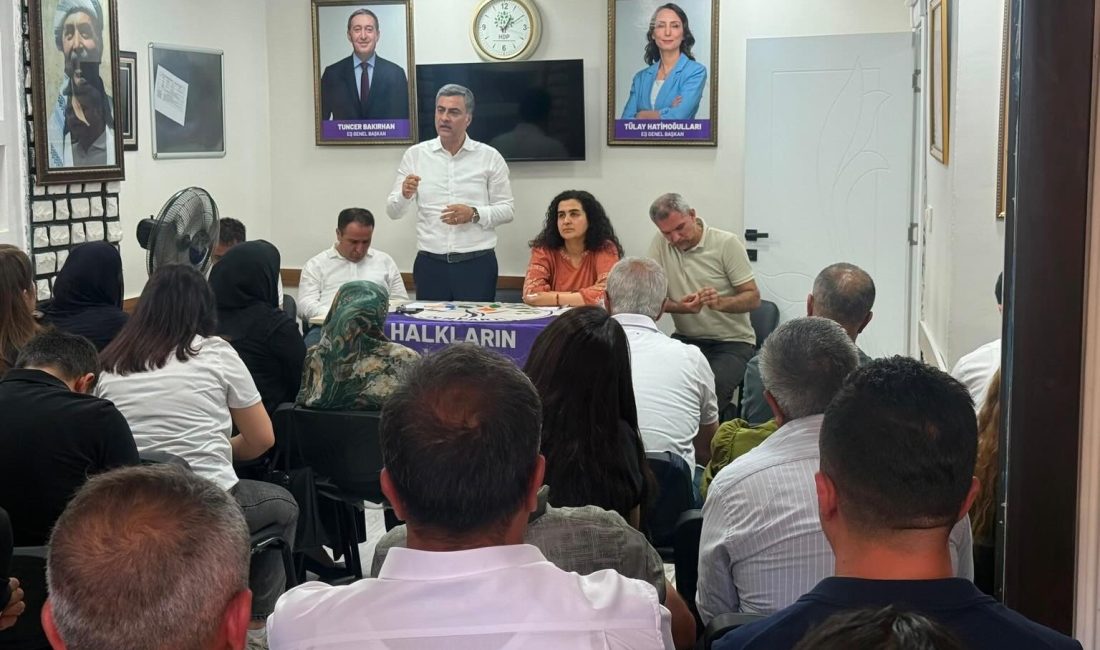 DEM Parti Hakkâri İl Örgütü, yürütülen genel sürecin değerlendirilmesi ve