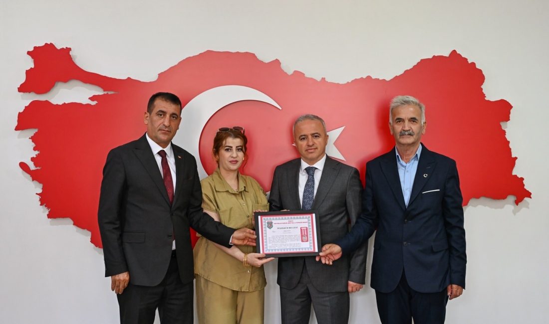 Hakkari Şehit ve Gaziler Derneği Başkanı İbrahim Adıyaman ile Türk
