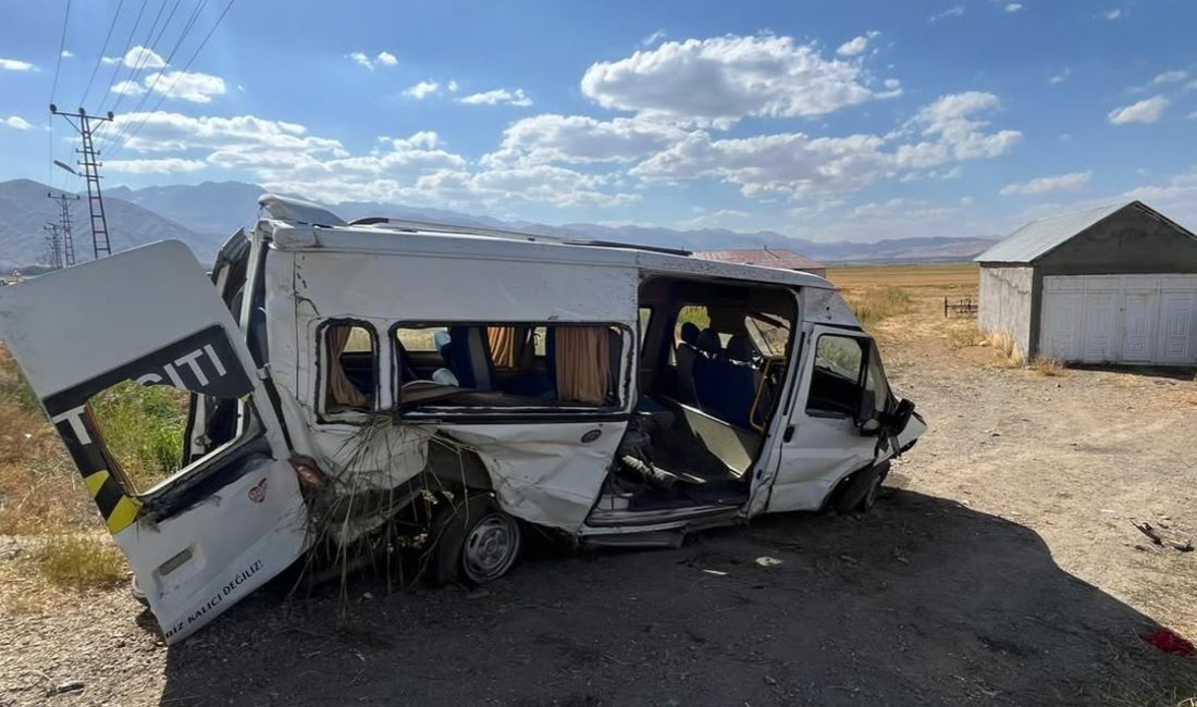 Hakkâri’nin Yüksekova ilçesinde meydana gelen trafik kazasında 1’i ağır olmak