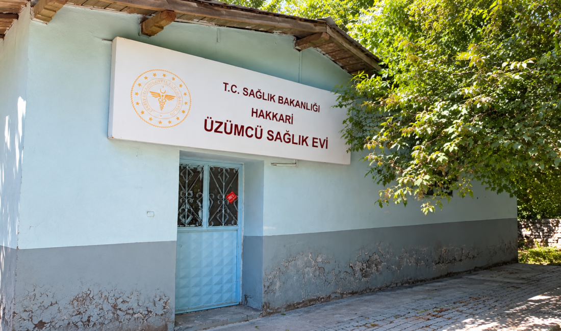 Hakkâri merkeze bağlı Üzümcü Köyü Dağaltı Mahallesi sakinleri, sağlık evinde