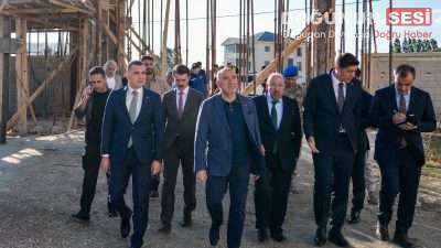 Yüksekova'da yoğun temaslarda bulunan Cumhurbaşkanı Başdanışmanı İsrafil Kışla ve Vali