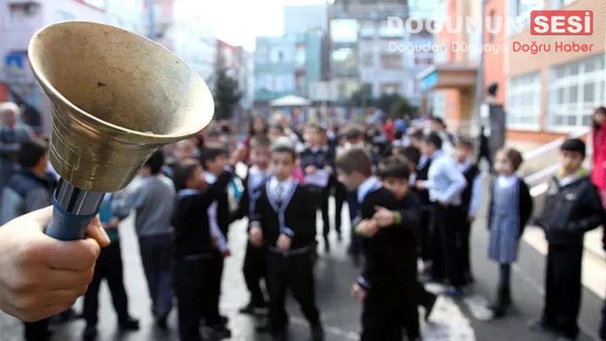 Okullarda Yeni Dönem Başladı: 17 Milyon Öğrenci Ders Başı Yaptı Türkiye genelinde yaklaşık 17 milyon öğrenci, yaz tatilinin ardından bugün