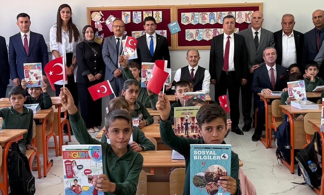 Hakkâri’de 2026-2027 eğitim öğretim yılı başladı. İl genelindeki 512 eğitim