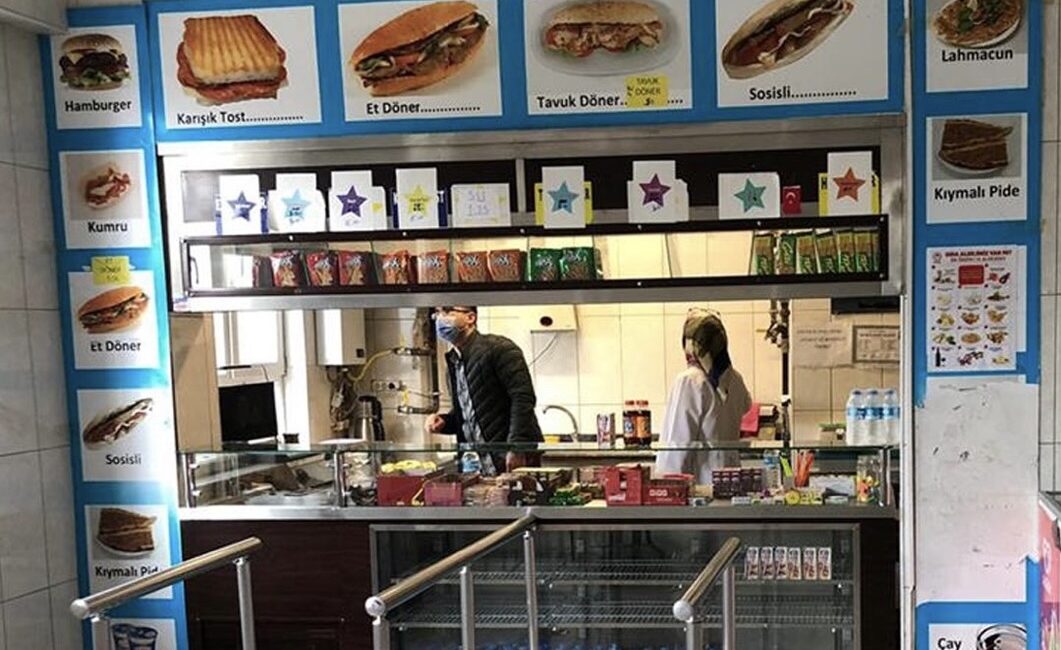 Okul kantinlerinde öğrencilerin daha sağlıklı beslenmesini desteklemek amacıyla satışa sunulan