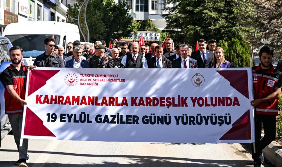 Hakkâri’de 19 Eylül Gaziler Günü’nün 105’inci yıl dönümü dolayısıyla “Kahramanlar
