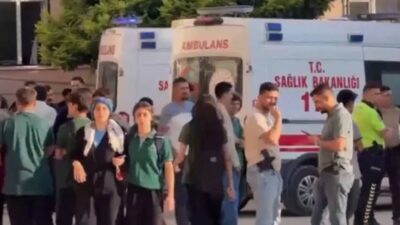 Manisa’nın Turgutlu ilçesinde bir lise önünde meydana gelen silahlı saldırıda,