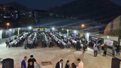 Hakkâri KESK Şubeler Platformu tarafından düzenlenen dayanışma yemeğinde emekçiler, sivil