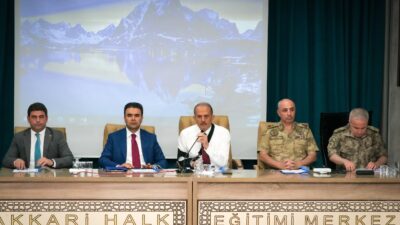 Hakkâri Valisi İbrahim Taşyapan başkanlığında gerçekleştirilen Okul Sağlığı ve Güvenliği