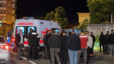 Hakkari şehir merkezinde hafif ticari araç ile Skoda marka otomobilin