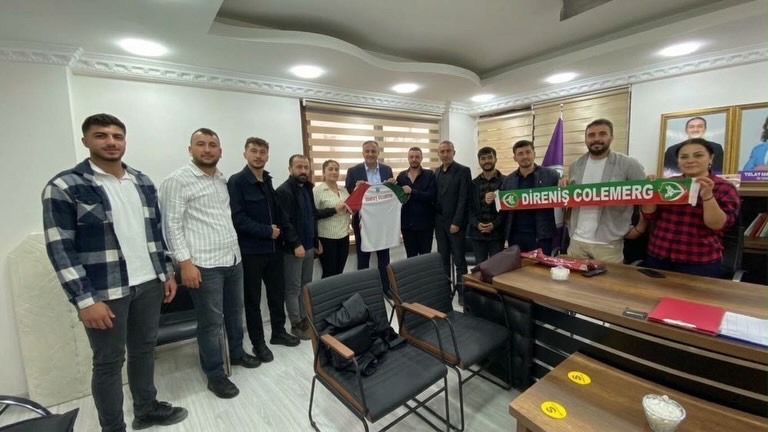 Amedspor Colemêrg Direniş Grubu üyeleri, DEM Parti Hakkari İl Örgütü’nü