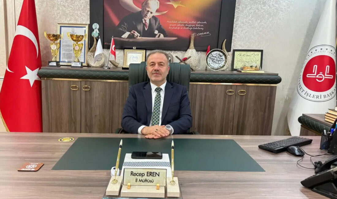 İstanbul Bayrampaşa İlçe Müftüsü olarak görev yaparken Hakkâri İl Müftülüğüne