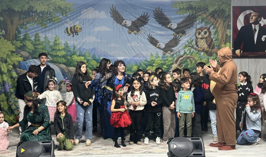 Eğitim Sen Van ve Hakkâri şubeleri tarafından düzenlenen Kürtçe çocuk