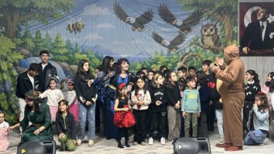 Eğitim Sen Van ve Hakkâri şubeleri tarafından düzenlenen Kürtçe çocuk