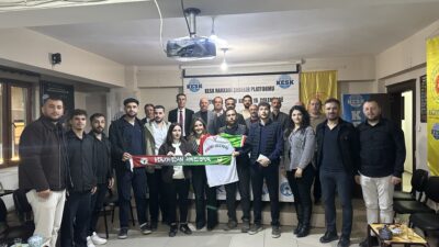 Amedspor taraftar gruplarından Direniş Colemerg, KESK Hakkâri Şubesi’ni ziyaret ederek