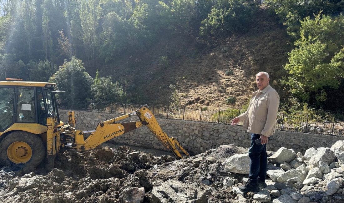 Hakkari’nin Katremas Köprüsü mevkisinde Devlet Su İşleri (DSİ) tarafından yürütülen