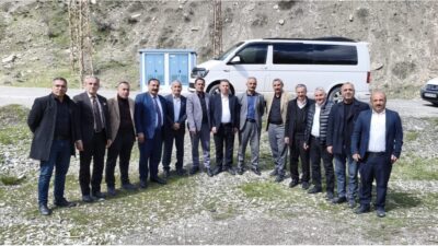 Hakkâri merkez mahalle muhtarları, Recep Tayyip Erdoğan Bulvarı’nda yaşanan trafik