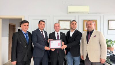 AK Parti Hakkâri İl Başkanı Zeydin Kaya, şehit aileleri ve